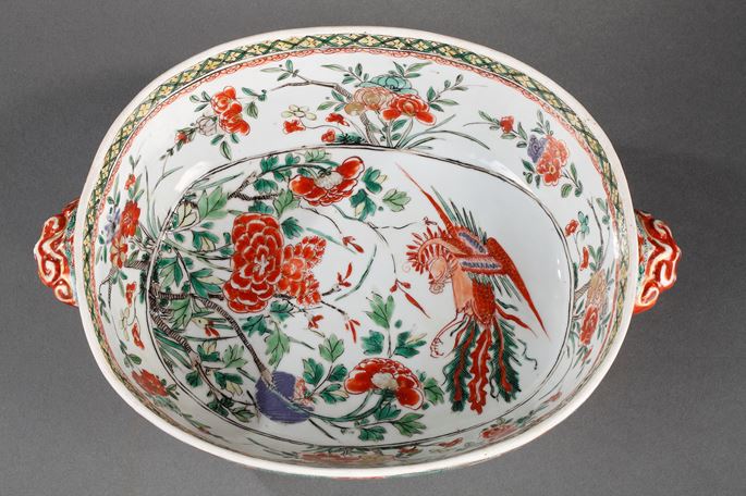 Tureen with cover Famille Verte porcelain decorated with Phoenix and flowers | MasterArt